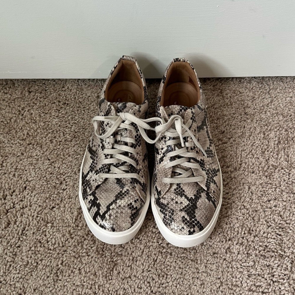 Clarks Unstructured Women's Un Maui Snakeskin Print Lace-Up Sneakers size 8